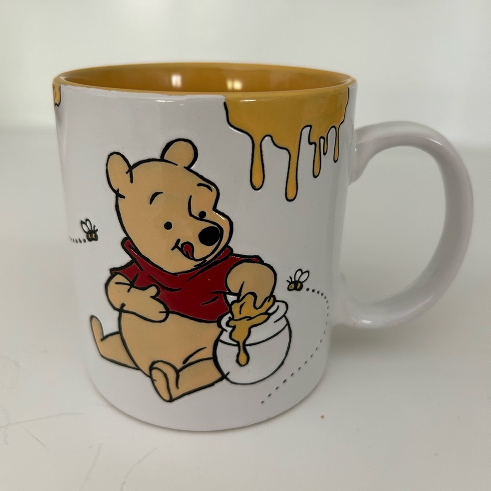 Disney XL Winnie the Pooh Honey Drip Ceramic Mug